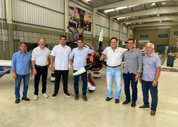 Vice-governador visita montadora de aviões e destaca investimento em Jaguaré