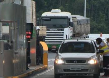 Motociclistas querem faixa azul nas praças de pedágio da BR-101
