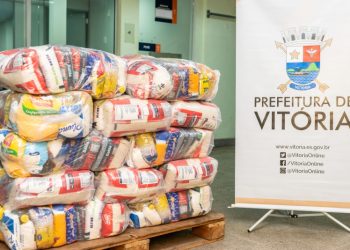 Assistência Social de Vitória entrega 5,6 toneladas de alimentos a famílias acompanhadas pelos Cras
