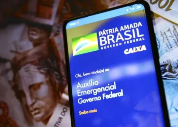 Governo inicia cobrança de pessoas que receberam indevidamente o Auxílio Emergencial