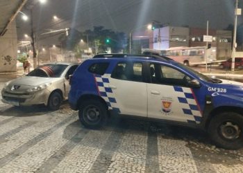 Guarda de Vitória prende assaltantes e recupera carro roubado de motorista de aplicativo