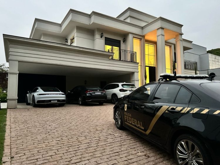Prefeito “tiktoker” de Sorocaba é alvo de operação da PF por desvio de recursos públicos