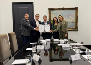 Pazolini assina convênio com o Governo de São Paulo para cessão de software da Assistência Social