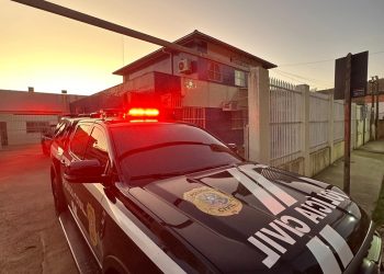 Mulher suspeita de ser a mandante da morte do marido em Água Doce do Norte é presa