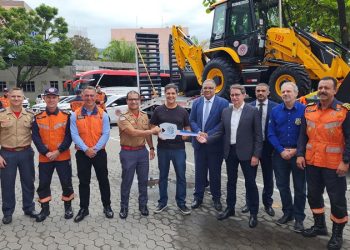 Corpo de Bombeiros e Polícia Científica recebem novas viaturas