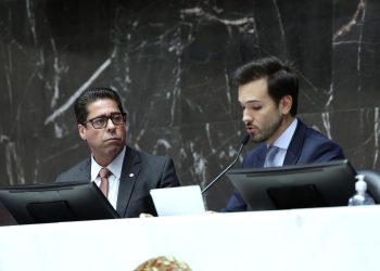 ALMG homenageia Assembleia do Espírito Santo por seus 190 anos de criação
