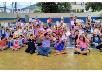 Prefeitura de Barra de São Francisco distribui mais de 1.800 kits escolares para alunos