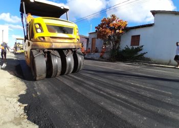 Pinheiros já asfaltou mais de 6 mil metros de ruas em grande frente de revitalização viária