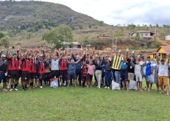 Deputado e Prefeitura entregam kits esportivos para comunidades do interior de Nova Venécia