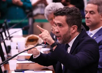Janones é suspenso por três meses em Conselho de Ética da Câmara