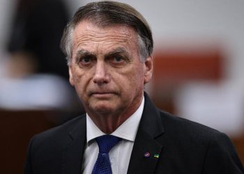 Moraes decreta prisão domiciliar de Jair Bolsonaro