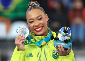 Pinheirense Geovanna Santos disputa Mundial de Ginástica Rítmica