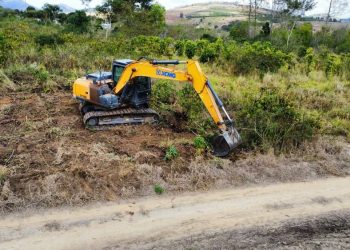 Prefeitura de Pinheiros inicia mutirão de serviços para agricultores familiares no interior