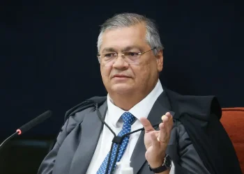 Dino vota pela condenação de Bolsonaro e mais sete; placar está 2 a 0