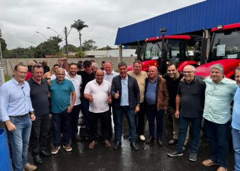 Governo do Estado entrega máquinas e equipamentos para fortalecer a agricultura