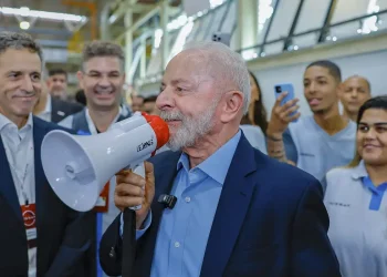 Lula assina medida que altera regras para vales-alimentação e refeição