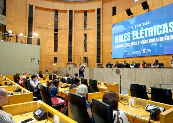 Audiência pública cobra regras no uso de bicicletas elétricas
