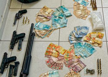 Cinco pessoas são presas e mais de R$ 11 mil são apreendidos durante operação em São Mateus