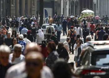 Mais de 8,6 milhões deixam pobreza; Brasil tem melhor nível desde 2012