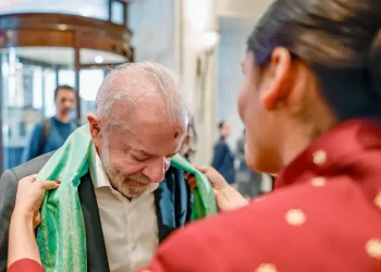 Lula chega à Índia e primeiro compromisso é cúpula sobre IA