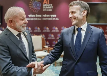 Lula e Macron tratam de defesa, ciência e tecnologia e comércio