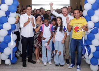 Ricardo Ferraço inaugura escola em tempo integral em Linhares