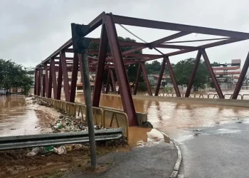 Equipes federais reforçam atendimento a afetados por chuva em MG