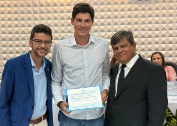Deputado Mazinho dos Anjos recebe título de Cidadão Pontobelense em sessão solene