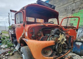 Polícia cumpre mandados em oficina de Sooretama e apreende veículos com restrição