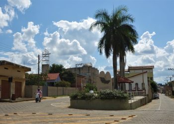 Posto de gasolina e supermercado são assaltados em Boa Esperança; confira vídeos