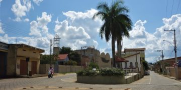 Posto de gasolina e supermercado são assaltados em Boa Esperança; confira vídeos