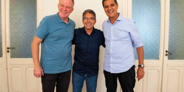 Freitas reúne lideranças para prestar contas da gestão à frente do DER-ES