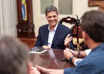 Ricardo realiza primeira reunião de trabalho com o secretariado no Palácio Anchieta