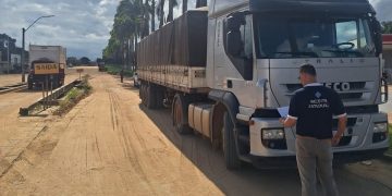 Fiscalização flagra transporte irregular de café avaliado em mais de R$ 500 mil em Pinheiros