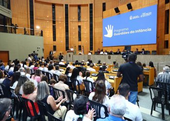 Assembleia lança programa para prevenir violência contra crianças