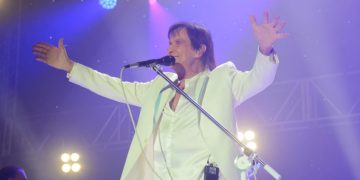 Roberto Carlos emociona público em show histórico de 85 anos em Cachoeiro