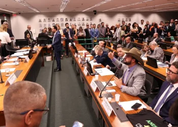 Conselho de Ética suspende três deputados por motim na Câmara