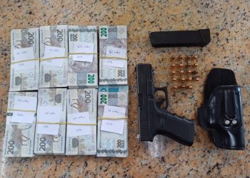 PRF apreende arma e mais de R$ 136 mil após perseguição em São Mateus