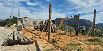Construção de quiosque turístico na Torre de TV avança em Barra de São Francisco