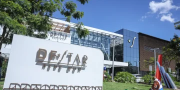 Bolsonaro segue internado com quadro estável após cirurgia