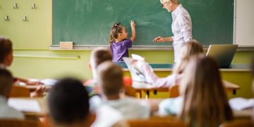 MP recomenda pagamento integral do piso nacional dos profissionais da educação em Marataízes