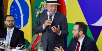 Lula anuncia novo Desenrola para quem ganha até R$ 8,1 mil