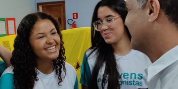 Projeto aprovado garante uniforme de graça para 200 mil alunos do ensino médio da rede estadual