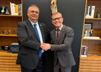 Contarato se reúne com ministro Flávio Dino para defender manutenção dos royalties do Espírito Santo