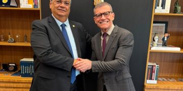 Contarato se reúne com ministro Flávio Dino para defender manutenção dos royalties do Espírito Santo