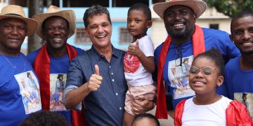 Quaest: Ricardo Ferraço cresce e mantém liderança em todos os cenários na disputa pelo Governo do ES