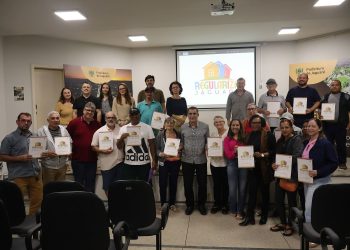 Prefeitura de Jaguaré realiza entrega de escrituras para moradores do município