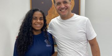 Uniforme escolar passa a ser direito permanente de alunos do ensino médio no ES