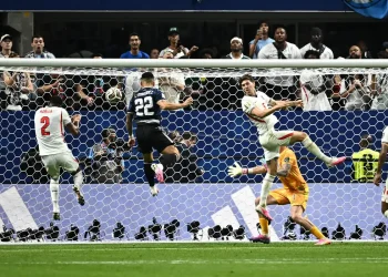 Com outra virada incrível, Argentina despacha Inglaterra e vai à final