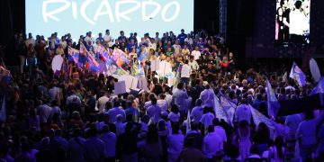 Aclamado por multidão, Ricardo é confirmado à reeleição destacando “Pacto com o Futuro”